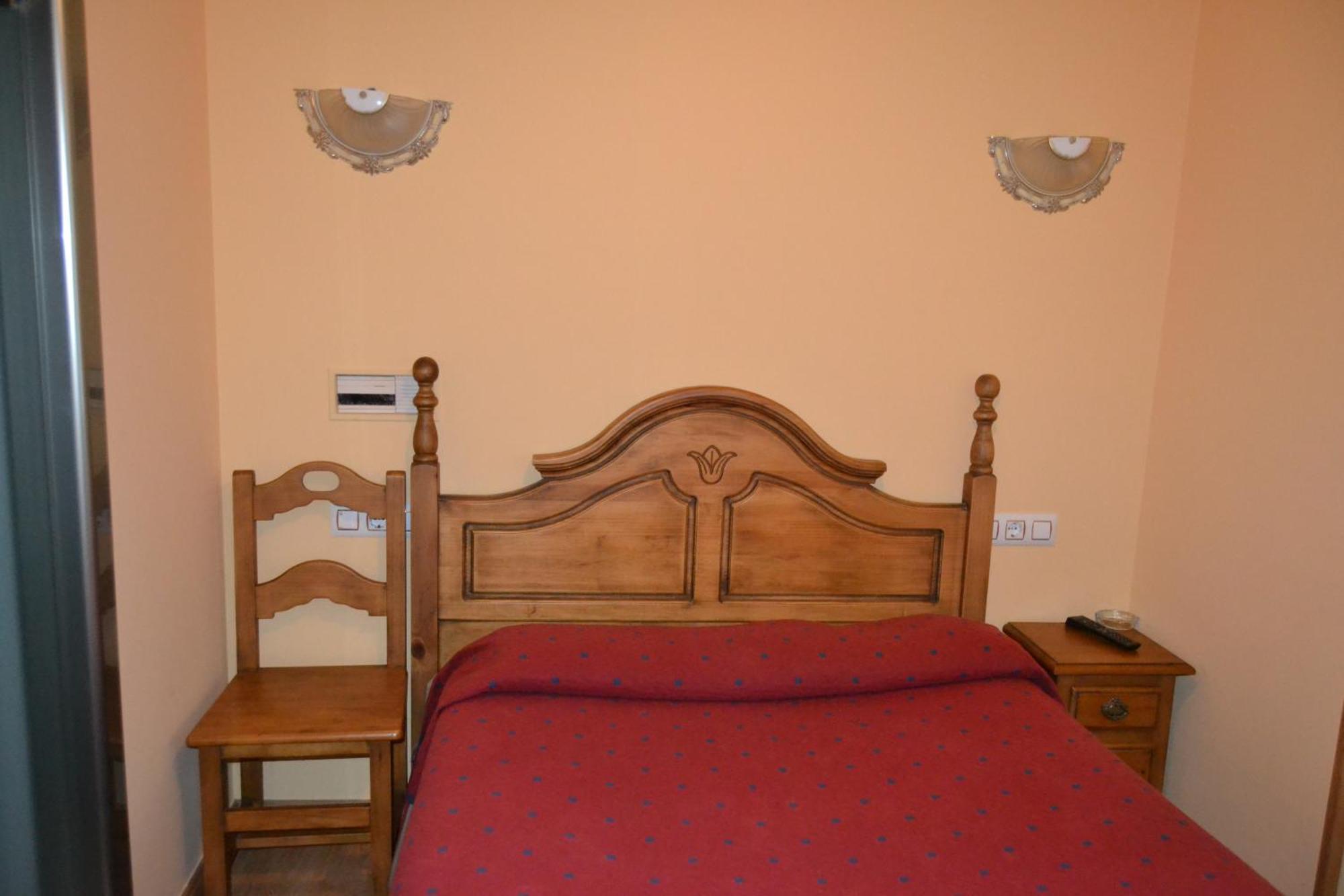 Hostal Arevacos Сория Экстерьер фото